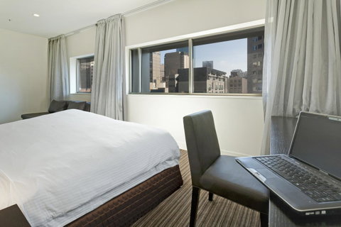 Causeway 353 Hotel - Tourism Caloundra 27