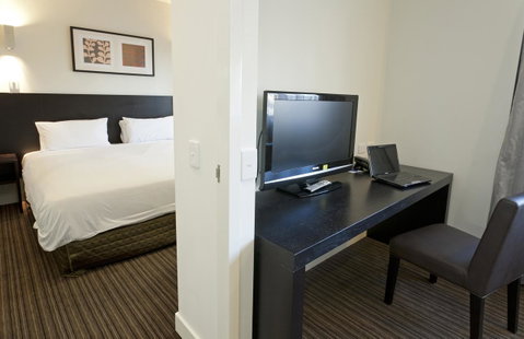 Causeway 353 Hotel - Tourism Caloundra 32