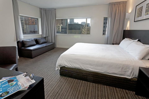 Causeway 353 Hotel - Tourism Caloundra 34