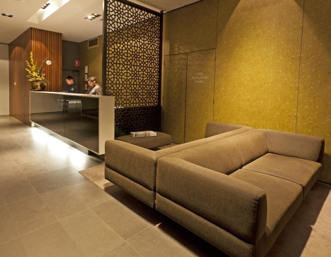 Causeway 353 Hotel - Tourism Caloundra 13