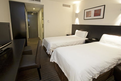 Causeway 353 Hotel - Tourism Caloundra 26