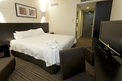 Causeway 353 Hotel - Tourism Caloundra 30