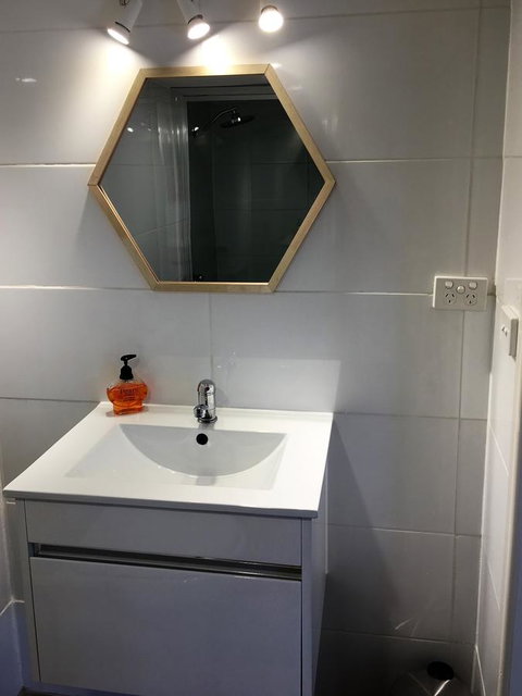 The Cosy Bungalow - Tourism Caloundra 9