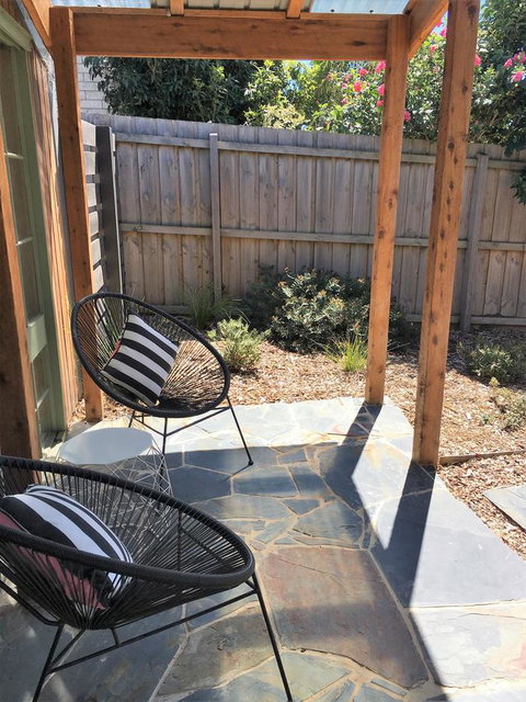 The Cosy Bungalow - Tourism Caloundra 12