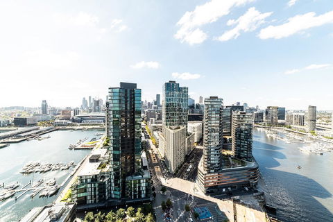 Melbourne Private Apartments - Collins Wharf Waterfront, Docklands - Tourism Caloundra 1
