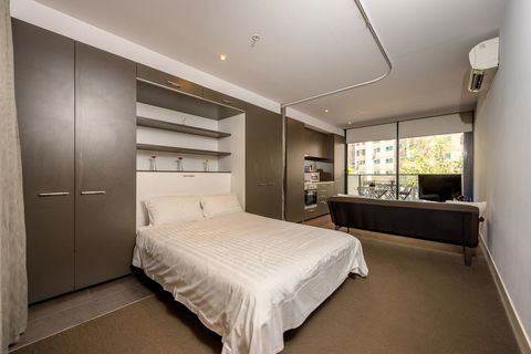 Amazing Accommodations : South Yarra - Tourism Caloundra 18