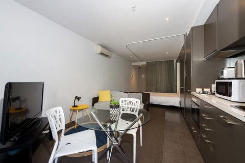 Amazing Accommodations : South Yarra - Tourism Caloundra 16