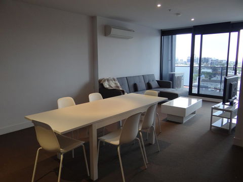 Amazing Accommodations : South Yarra - Tourism Caloundra 3