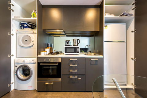 Amazing Accommodations : South Yarra - Tourism Caloundra 13