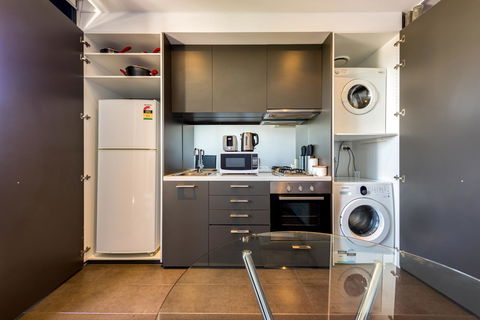 Amazing Accommodations : South Yarra - Tourism Caloundra 31