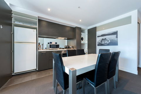 Amazing Accommodations : South Yarra - Tourism Caloundra 42