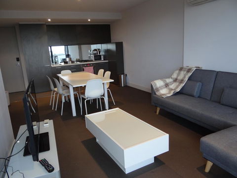 Amazing Accommodations : South Yarra - Tourism Caloundra 8