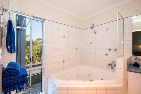 Torquay Tropicana Motel - Tourism Caloundra 17