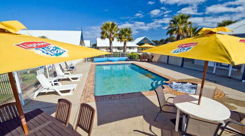 Torquay Tropicana Motel - Tourism Caloundra 1