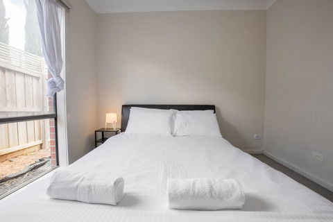 Holiday Rose - Tourism Caloundra 5