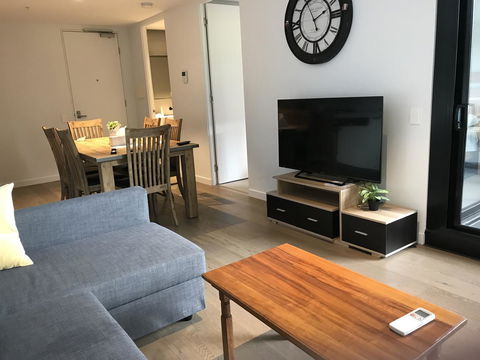 Mel-Uni Village - Tourism Caloundra 1
