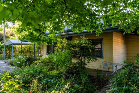 The Orchard House - Tourism Caloundra 0