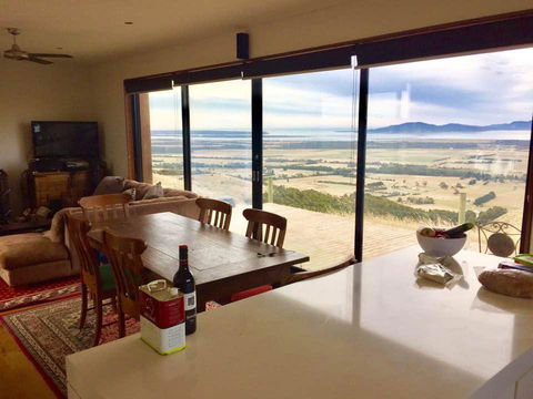 One Tree Hill Wilson Prom And Ocean Views - Tourism Caloundra 3