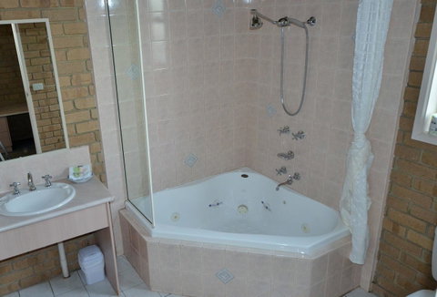 Tropicana Motor Inn - Tourism Caloundra 13