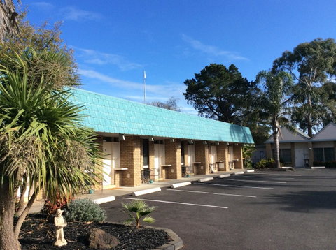 Tropicana Motor Inn - Tourism Caloundra 38