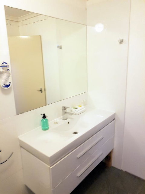 Tropicana Motor Inn - Tourism Caloundra 31