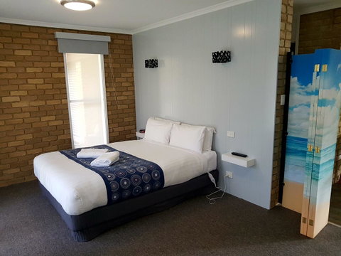 Tropicana Motor Inn - Tourism Caloundra 35