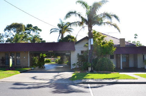 Tropicana Motor Inn - Tourism Caloundra 20