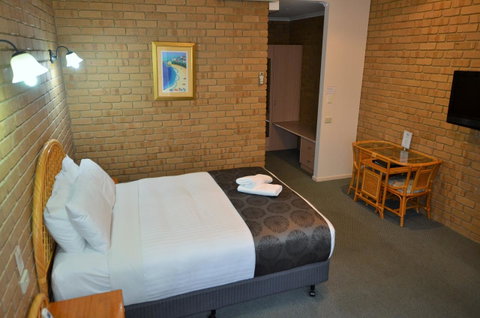 Tropicana Motor Inn - Tourism Caloundra 8