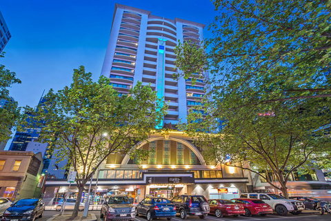 Mantra On Russell - Tourism Caloundra 0