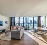 Waterfront 3 Bedroom Luxury Home Victoria Harbour - Tourism Caloundra