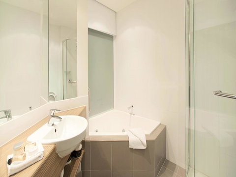 The Waves Apartments - Tourism Caloundra 7