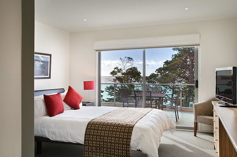 The Waves Apartments - Tourism Caloundra 0