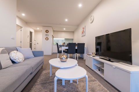 Guest House In Melbourne - Tourism Caloundra 4