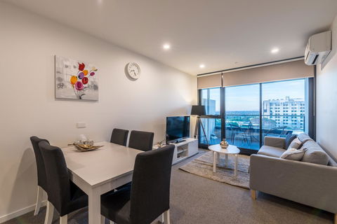 Guest House In Melbourne - Tourism Caloundra 0