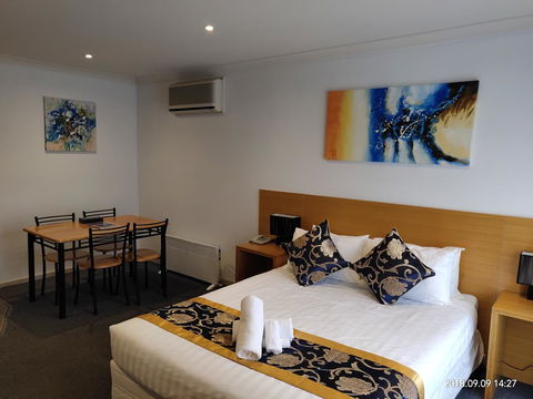 Coachman Motel And Holiday Units - Tourism Caloundra 1
