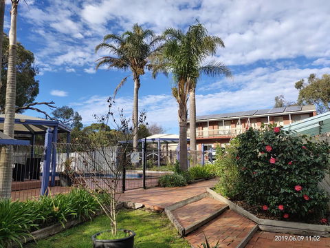 Coachman Motel And Holiday Units - Tourism Caloundra 14