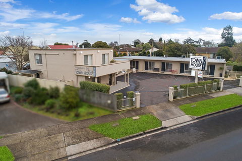 Hamilton Townhouse Motel - Tourism Caloundra 7