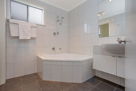 Hamilton Townhouse Motel - Tourism Caloundra 18