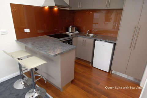 Seascape Accommodation - Tourism Caloundra 5