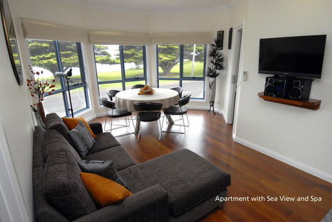 Seascape Accommodation - Tourism Caloundra 1
