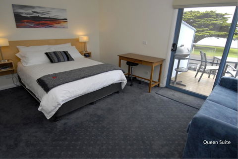 Seascape Accommodation - Tourism Caloundra 10