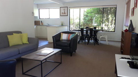 On The Banks - Tourism Caloundra 2