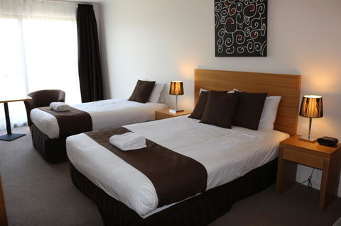 Bairnsdale International - Tourism Caloundra 28