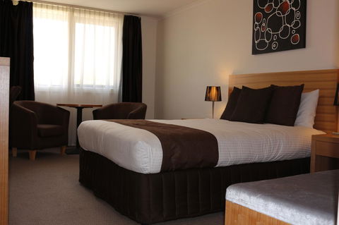 Bairnsdale International - Tourism Caloundra 21