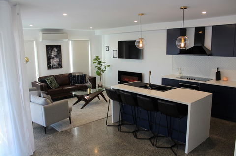 Escape On Birch - Tourism Caloundra 2