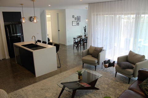 Escape On Birch - Tourism Caloundra 28