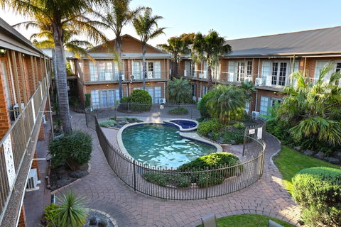 Quality Hotel Melbourne Airport - Tourism Caloundra 1
