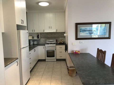 Eagle Bay Views - Tourism Caloundra 15