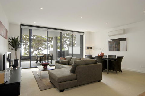 C-Scape Water Front Apartment - Tourism Caloundra 3