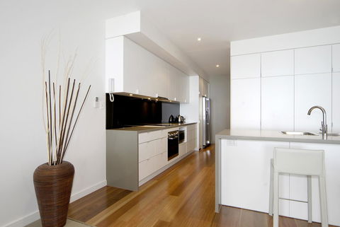C-Scape Water Front Apartment - Tourism Caloundra 2